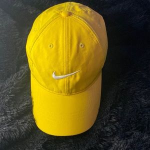 COPY - Yellow Nike hat Nike golf